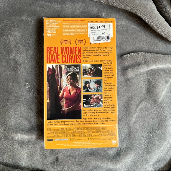 Real Women Have Curves (VHS TAPE, 2003) Spanish/English NEW/SEALED - Picture 2 of 2